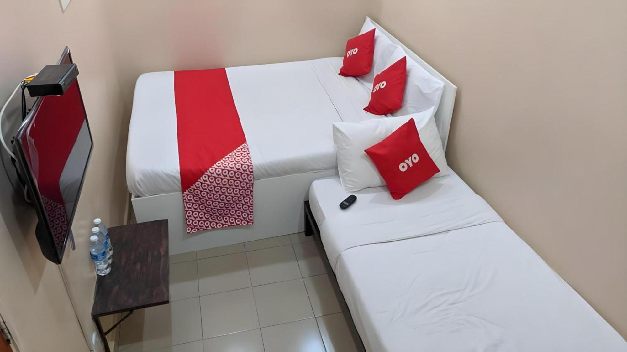 Oyo 1224 Hotel Hajah Rohayah Tanjong Malim Eksteriør billede