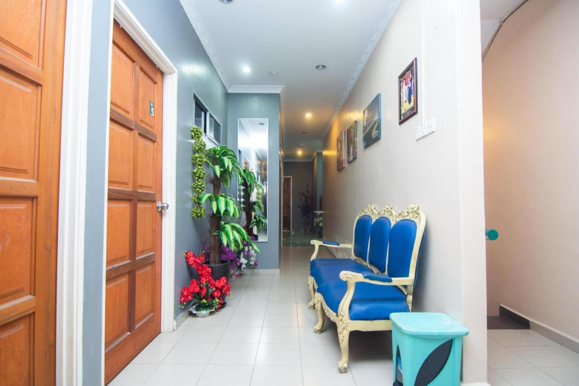 Oyo 1224 Hotel Hajah Rohayah Tanjong Malim Eksteriør billede