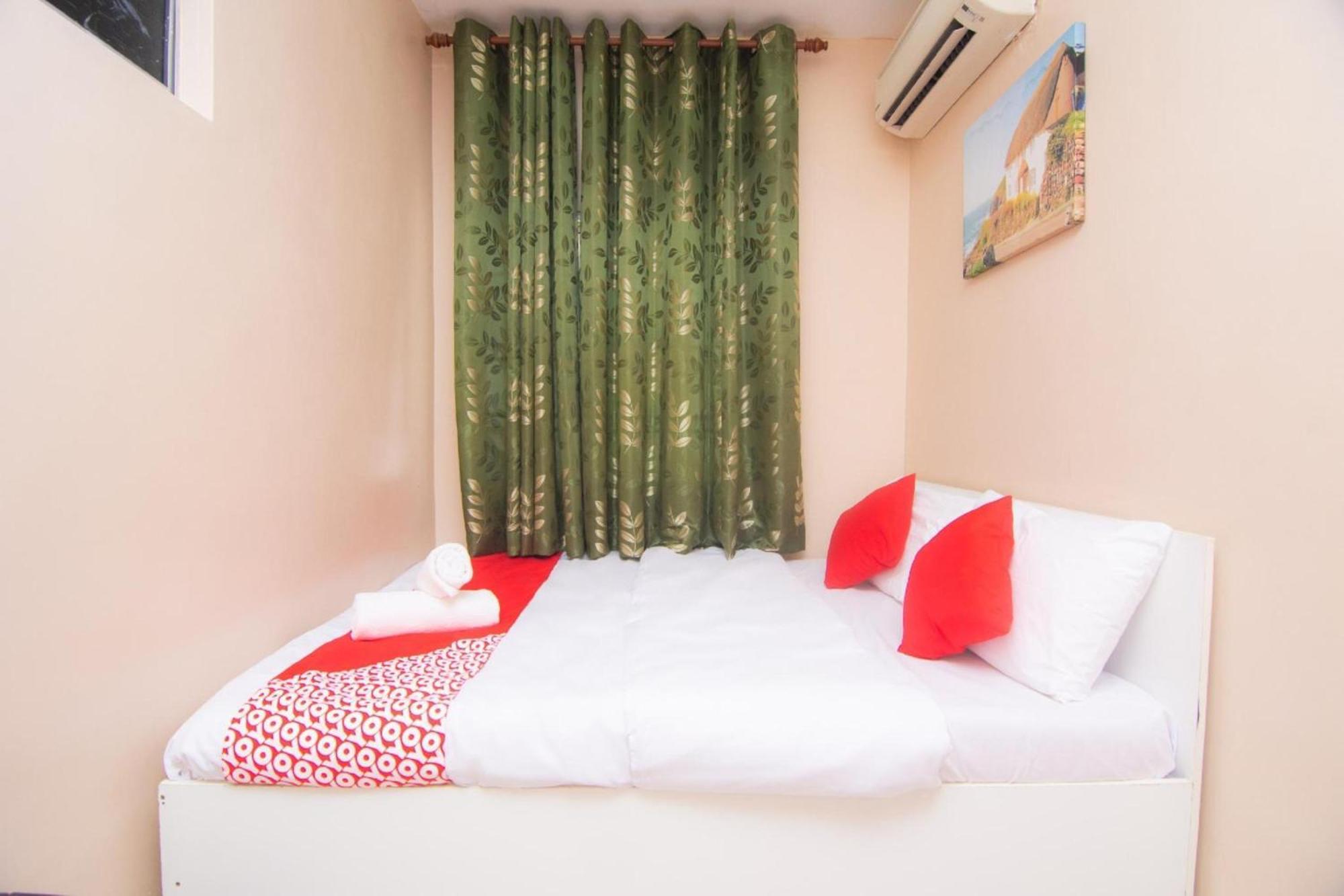 Oyo 1224 Hotel Hajah Rohayah Tanjong Malim Eksteriør billede