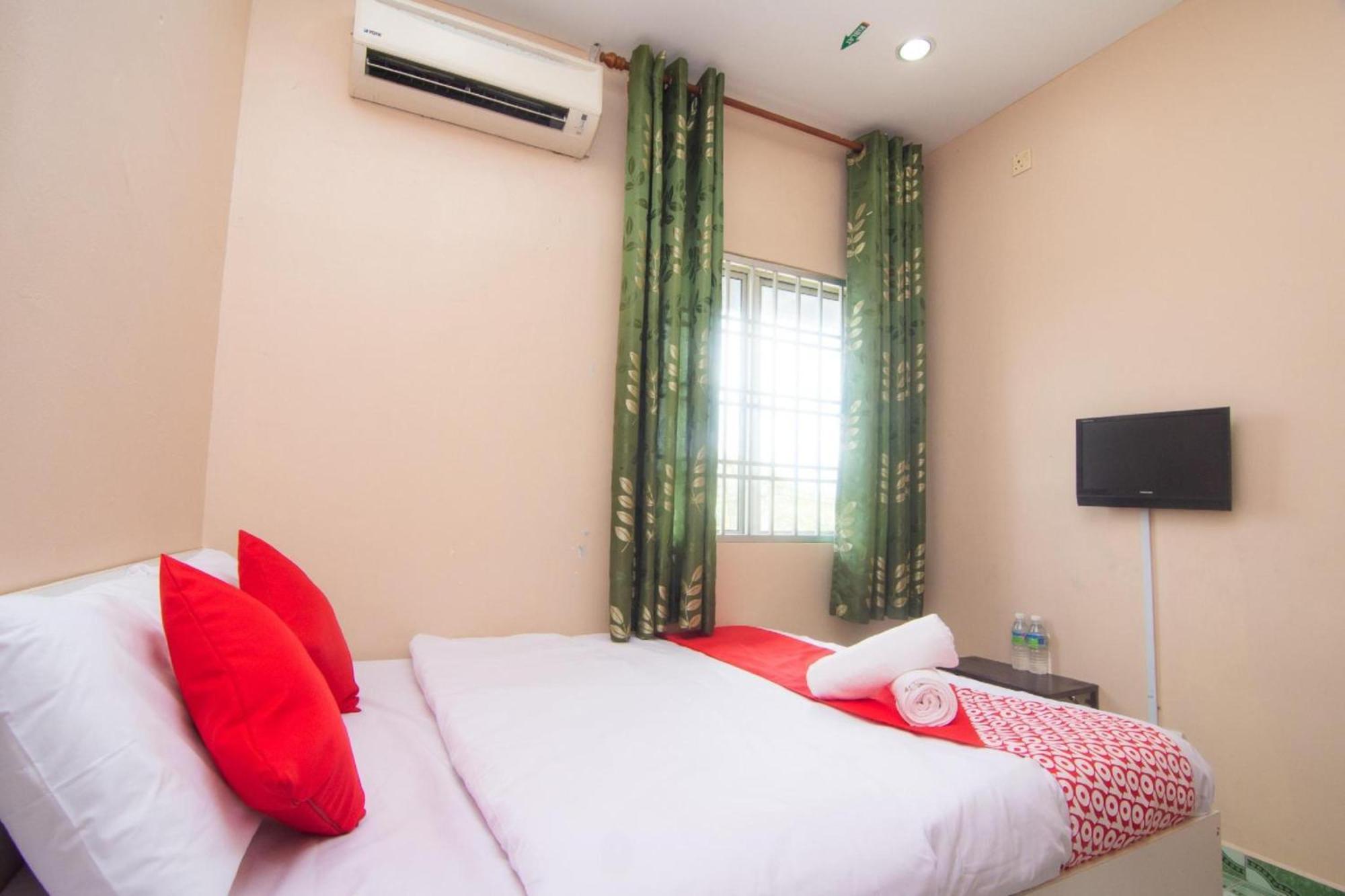 Oyo 1224 Hotel Hajah Rohayah Tanjong Malim Eksteriør billede