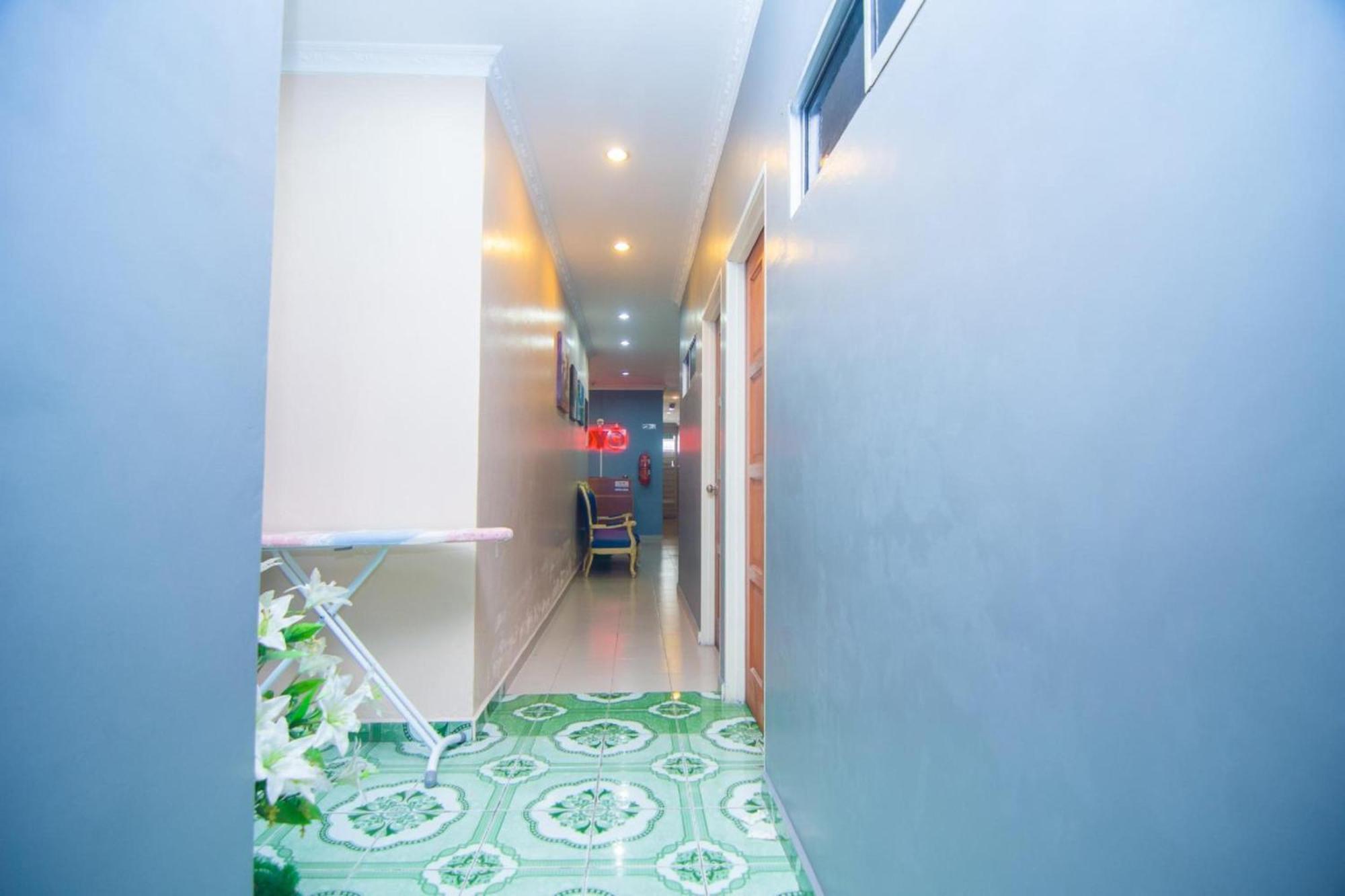 Oyo 1224 Hotel Hajah Rohayah Tanjong Malim Eksteriør billede