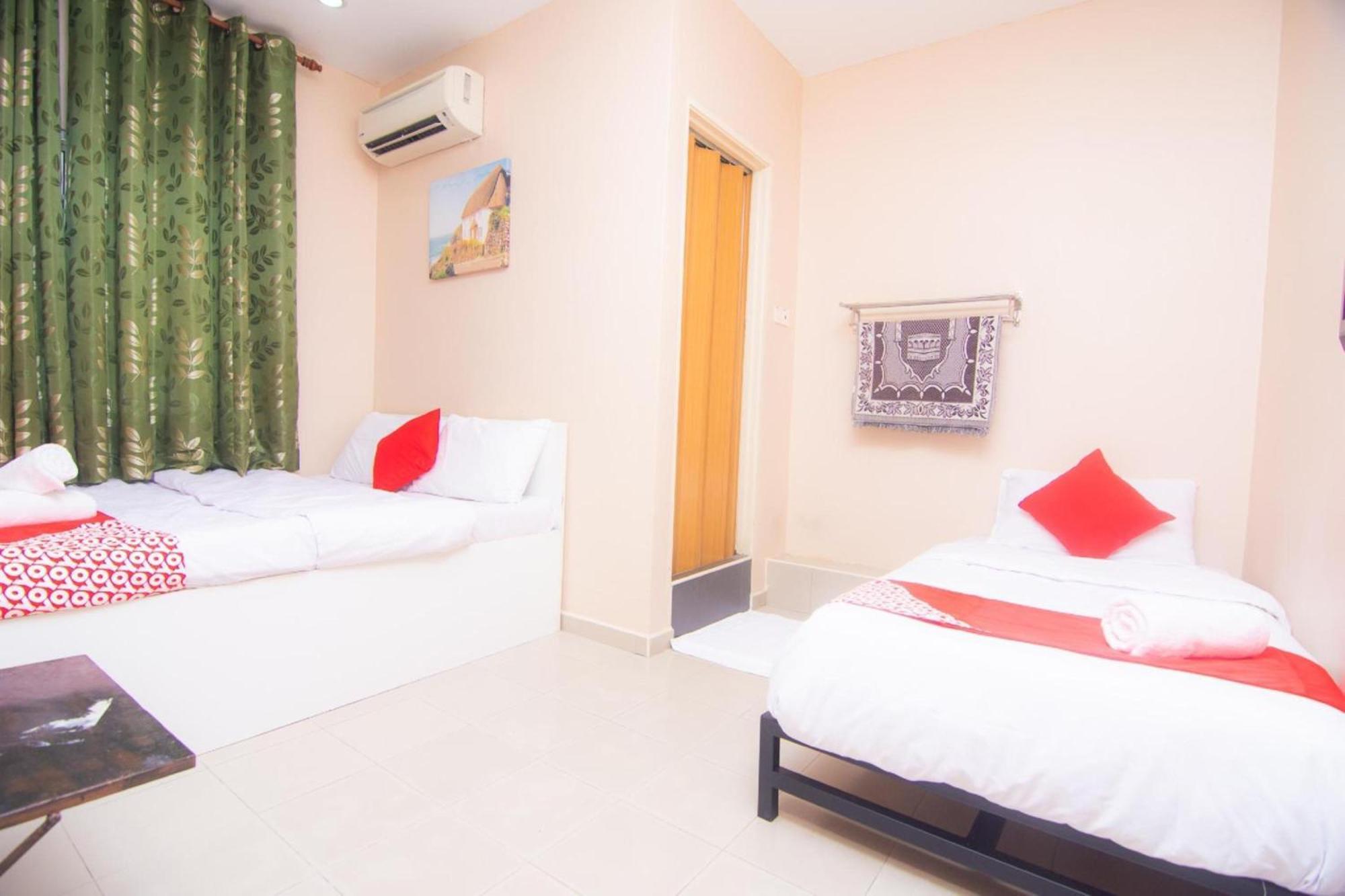 Oyo 1224 Hotel Hajah Rohayah Tanjong Malim Eksteriør billede