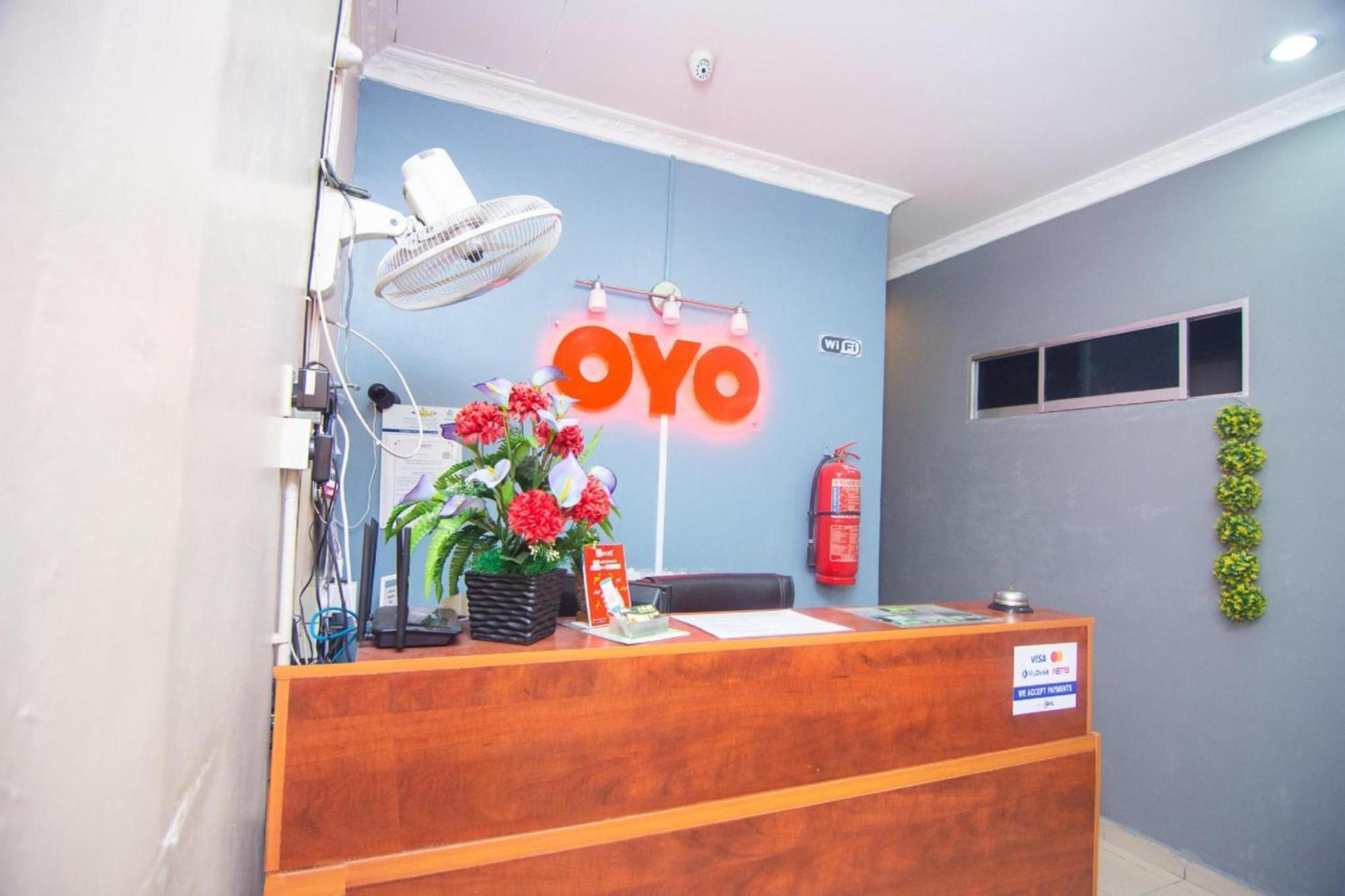 Oyo 1224 Hotel Hajah Rohayah Tanjong Malim Eksteriør billede
