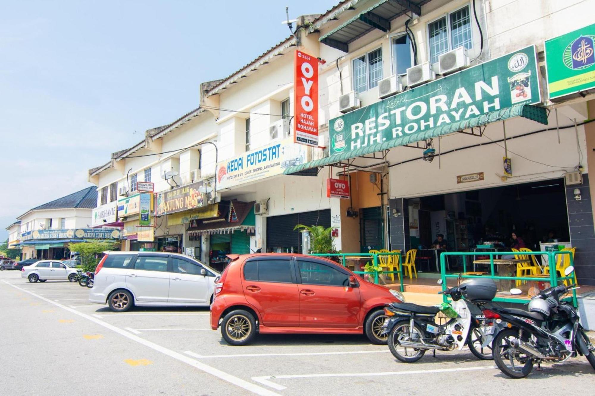 Oyo 1224 Hotel Hajah Rohayah Tanjong Malim Eksteriør billede